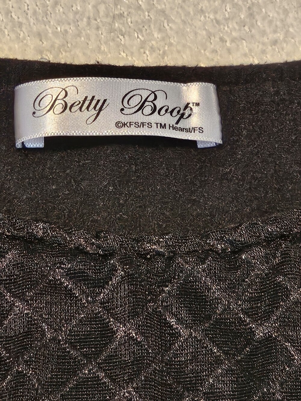 Betty Boop Graphic LS Shirt Textured Yoke 3D Flower Accent Black Top Med? Euc - Picture 10 of 13